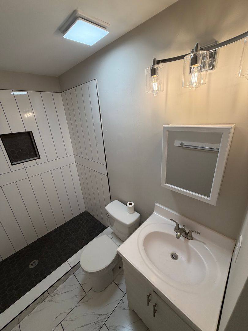 Apartment for rent at 5527 Read St, Charleston, SC 29406