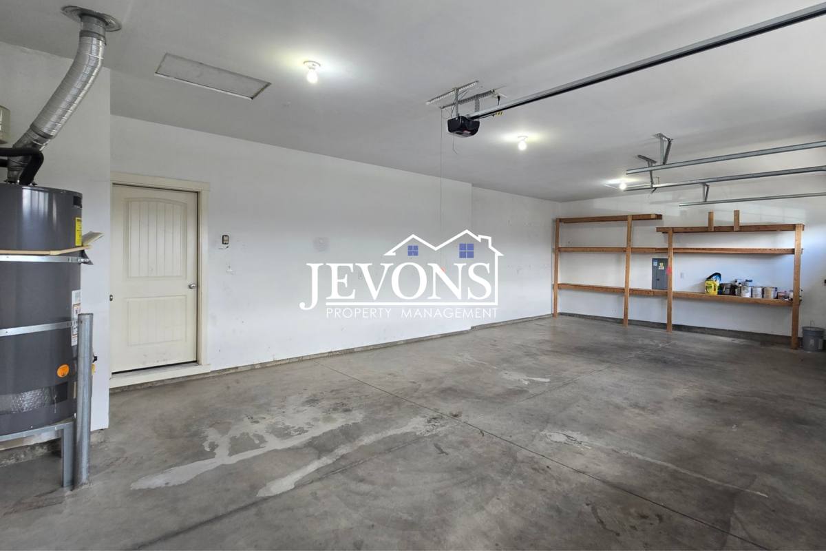 House for rent at 106 Golding St, Moxee, WA 98936