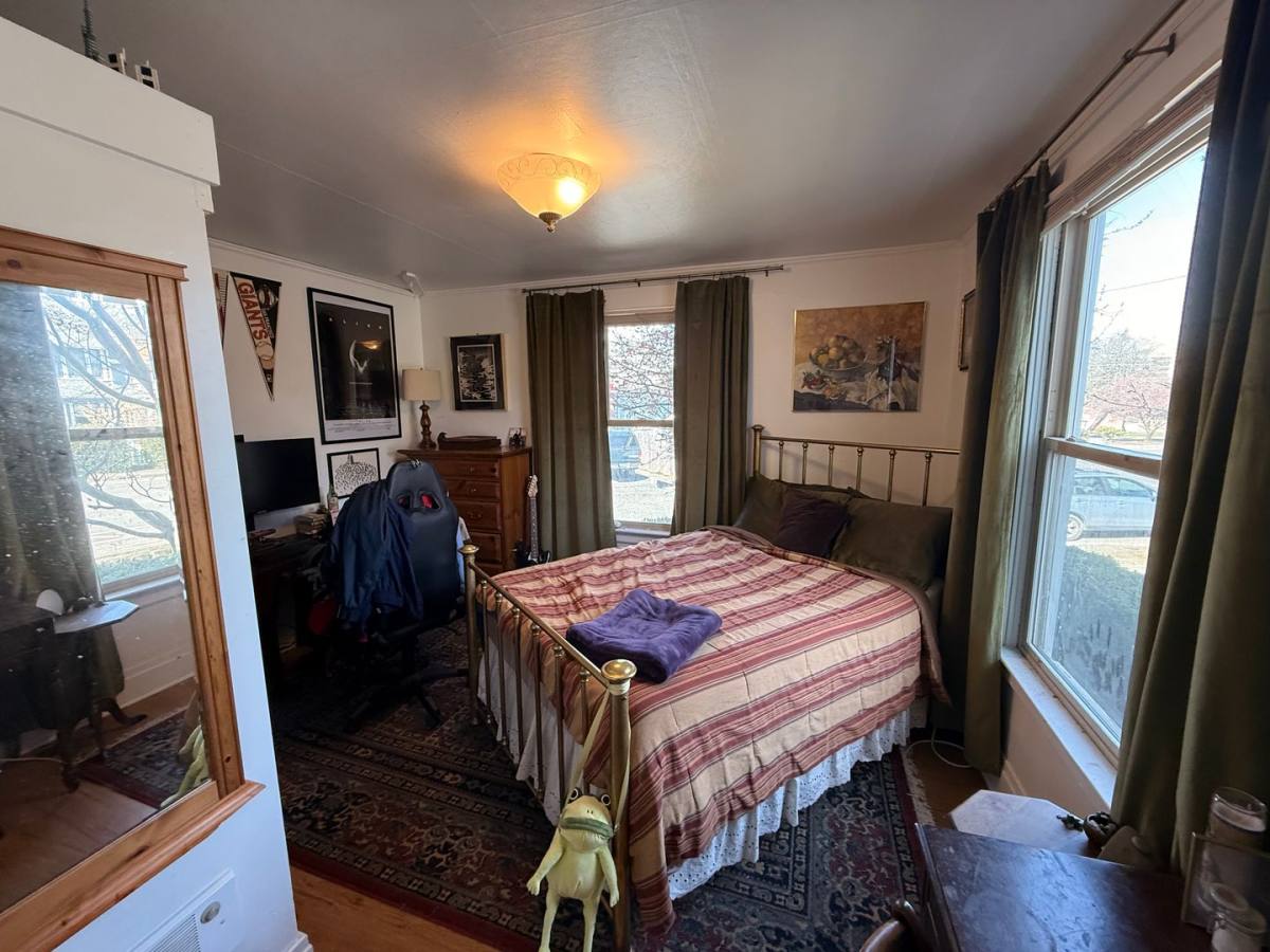 Apartment for rent at 1447 Ellis St, Bellingham, WA 98225