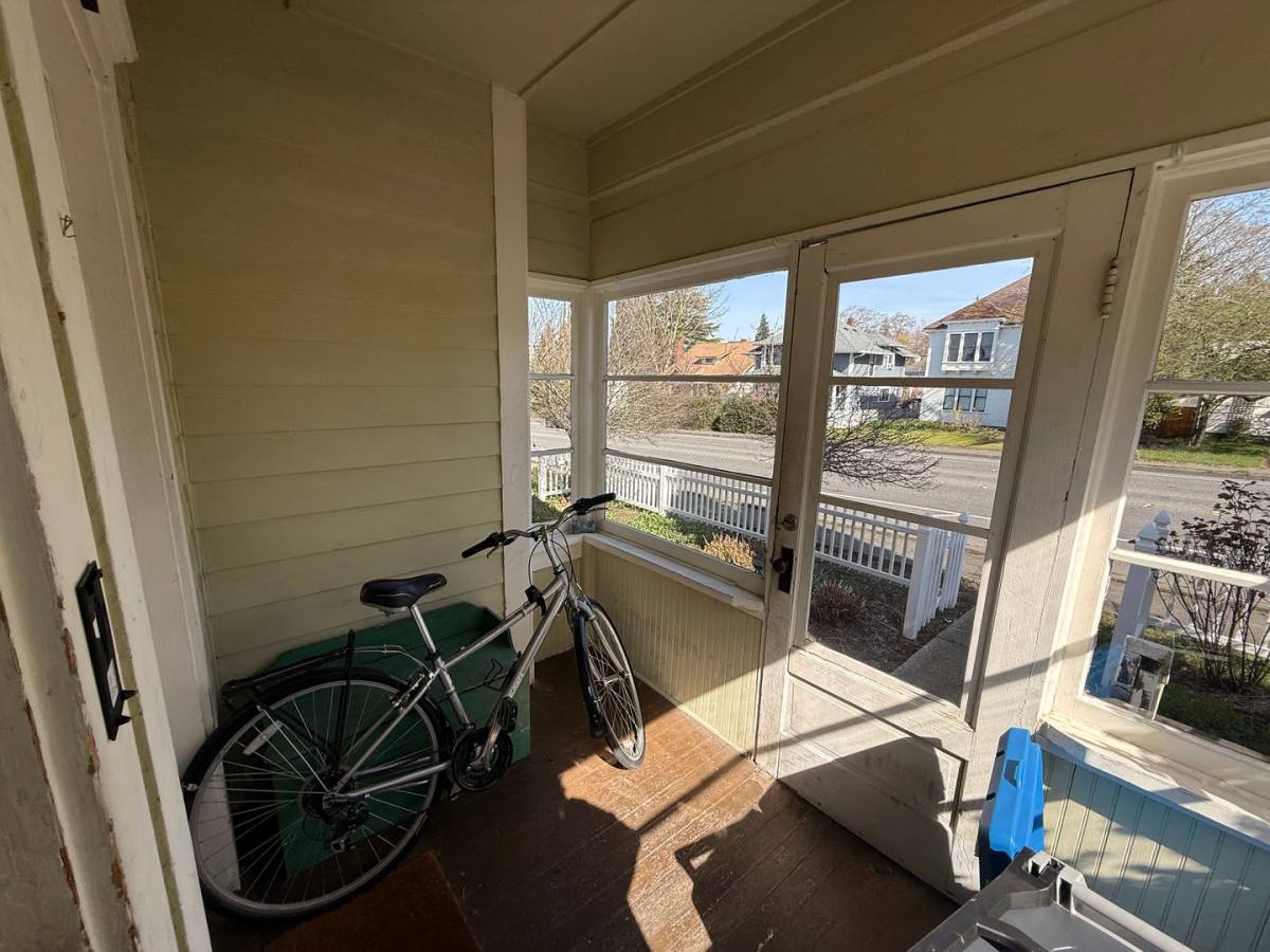 Apartment for rent at 1447 Ellis St, Bellingham, WA 98225