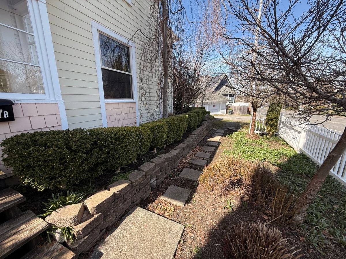 Apartment for rent at 1447 Ellis St, Bellingham, WA 98225