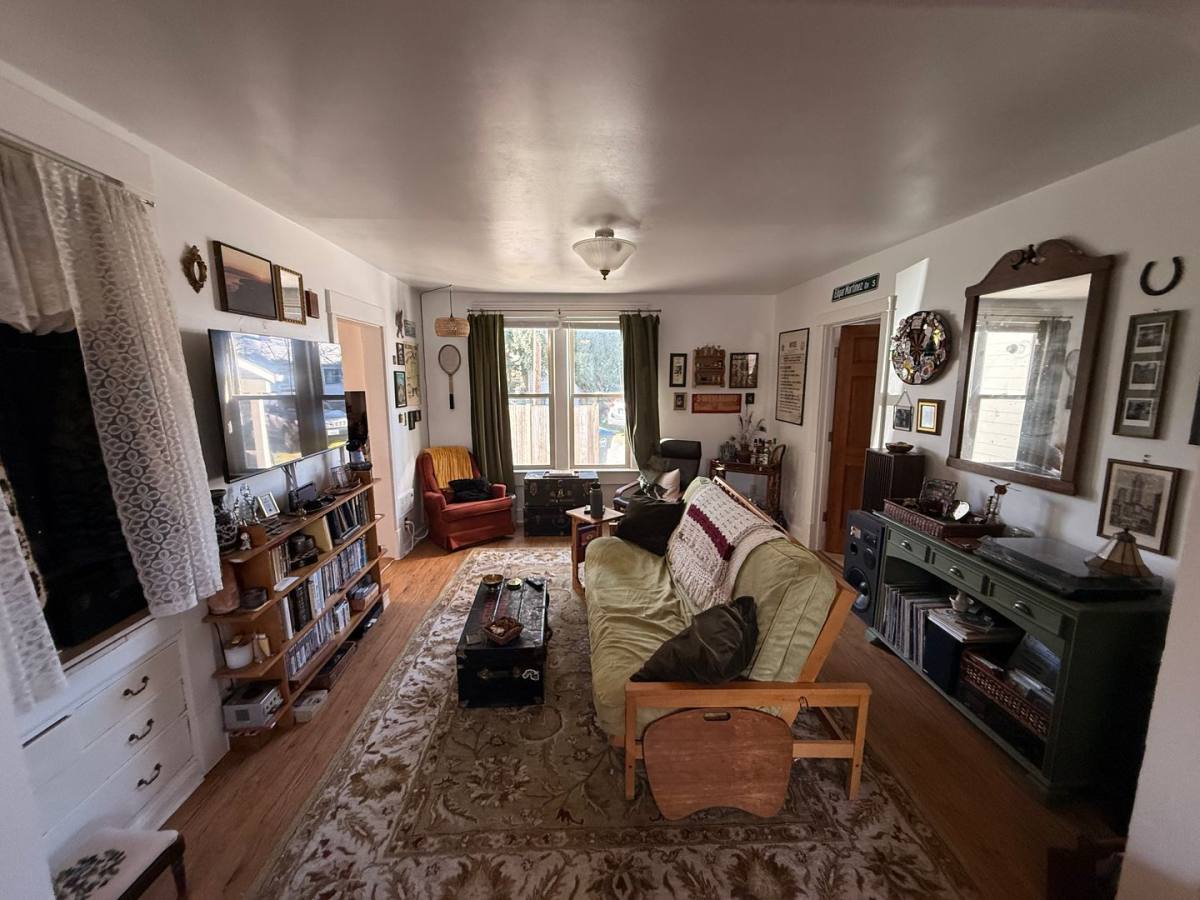 Apartment for rent at 1447 Ellis St, Bellingham, WA 98225
