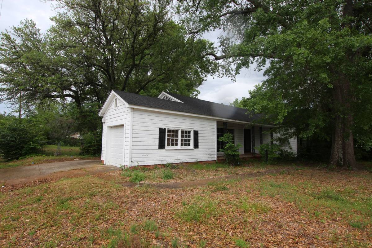 House for rent at 2104 Old Sunnybrook Dr, Tyler, TX 75701
