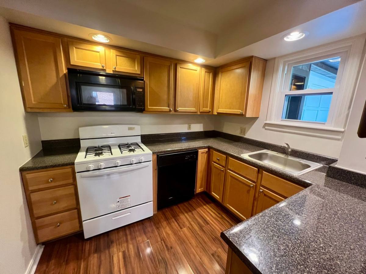 Apartment for rent at 373 Hulton Rd, Oakmont, PA 15139