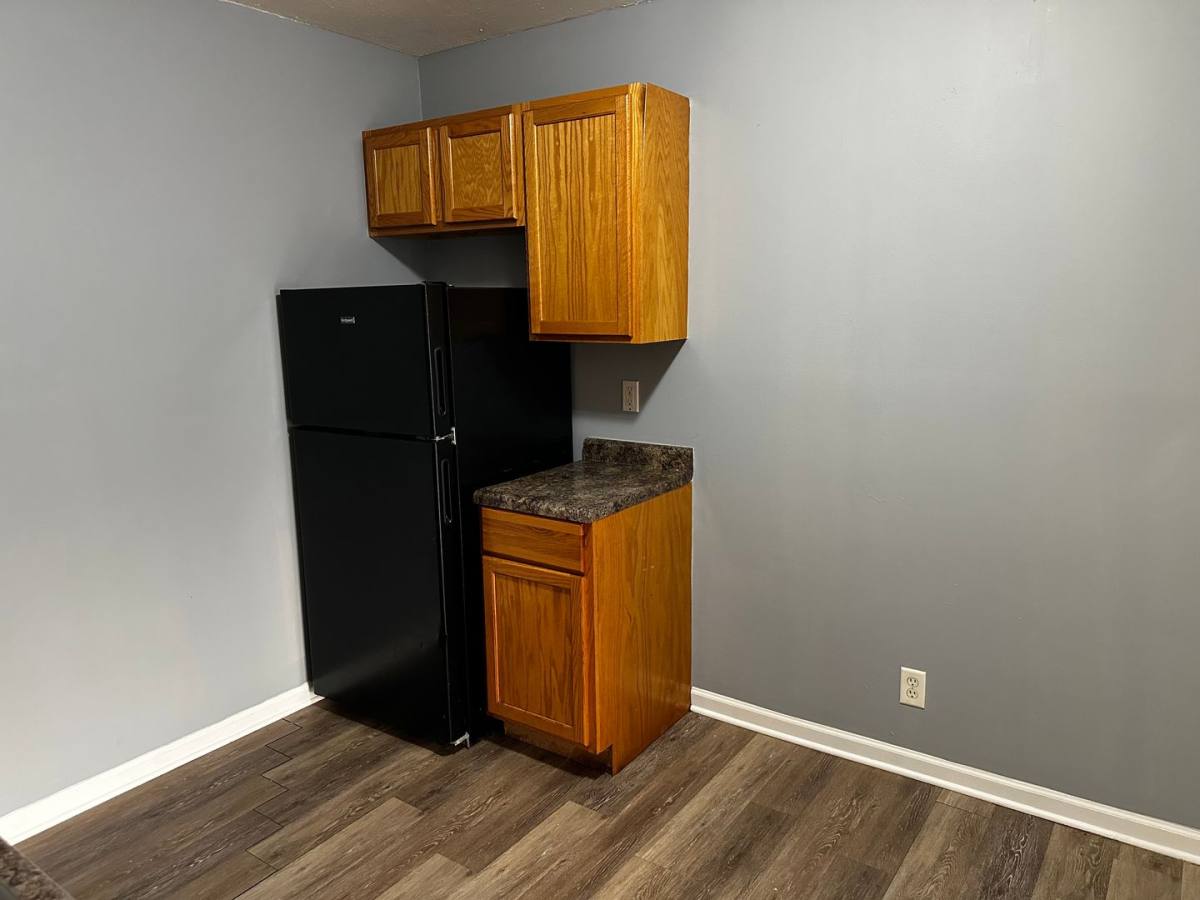 Apartment for rent at 1005 39th St, Bettendorf, IA 52722