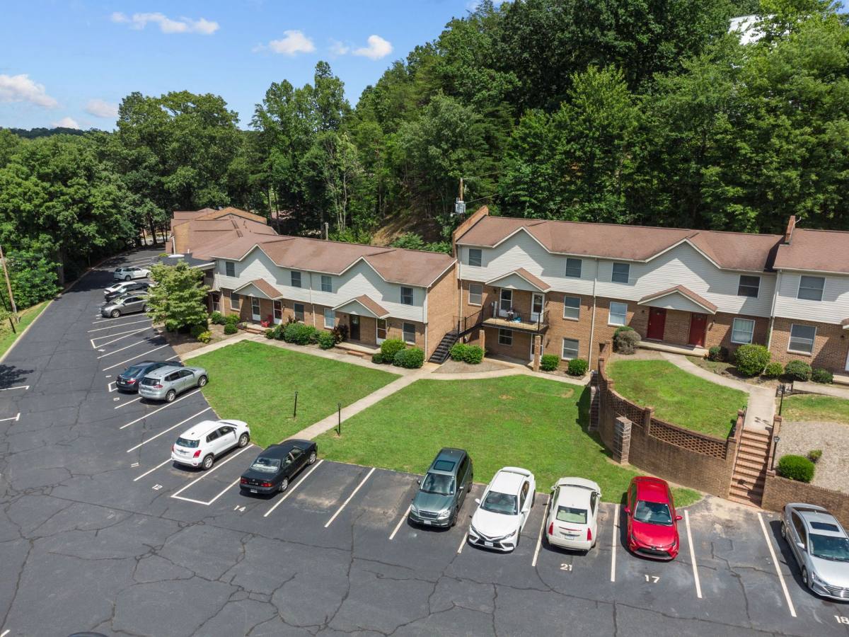 Apartment for rent at 50 Foxtree Dr, Martinsville, VA 24112