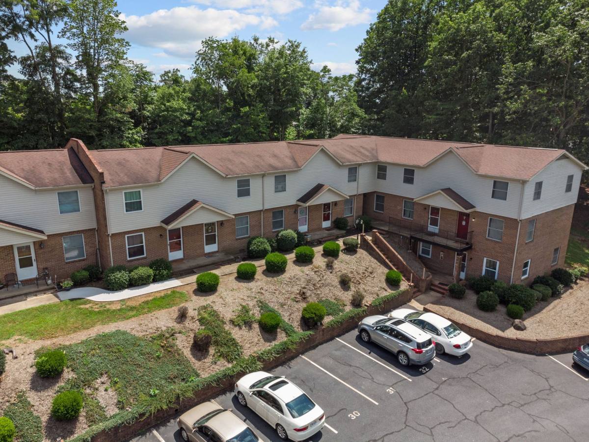 Apartment for rent at 50 Foxtree Dr, Martinsville, VA 24112