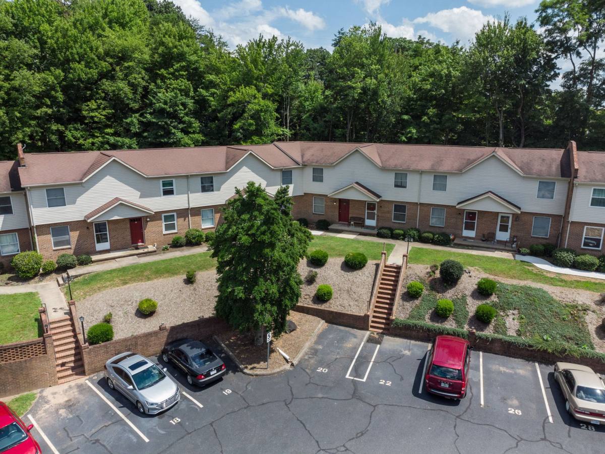 Apartment for rent at 50 Foxtree Dr, Martinsville, VA 24112