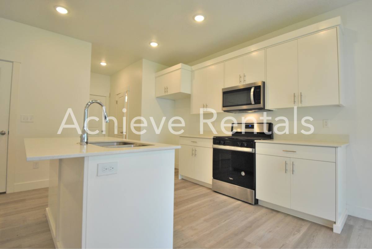 Townhouse for rent at 419 W 25 N, Providence, UT 84332