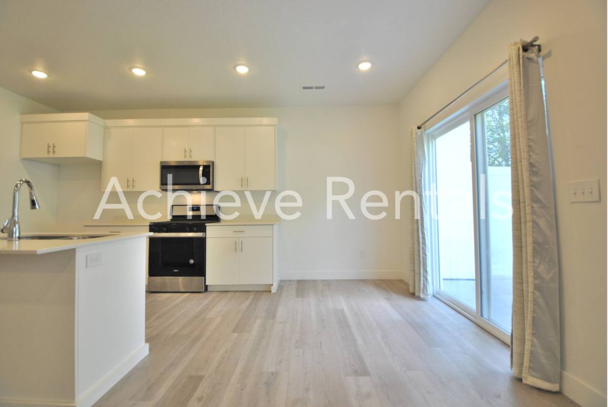 Townhouse for rent at 419 W 25 N, Providence, UT 84332