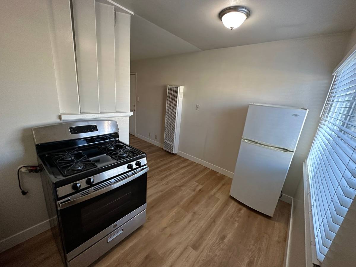 880 Park Dr, Mountain View, CA 94040 - Apartment for Rent - Image 9