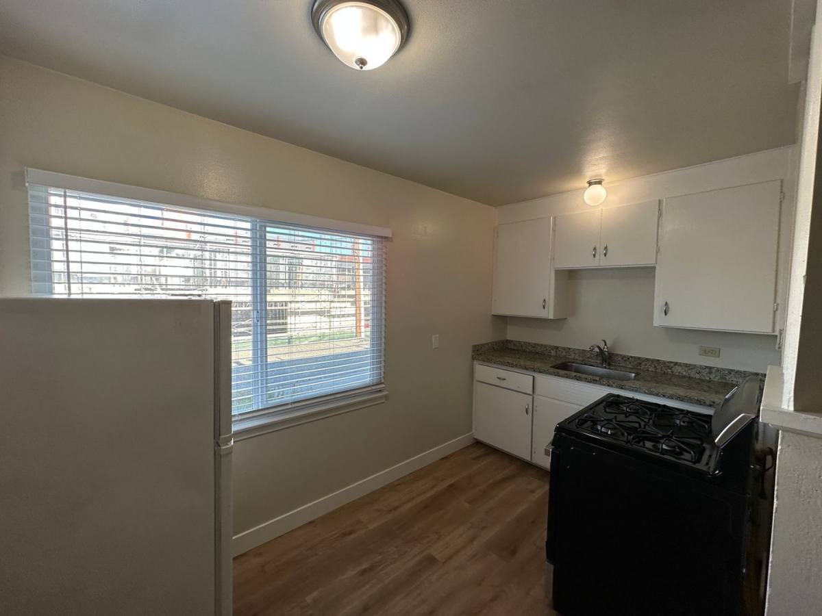 880 Park Dr, Mountain View, CA 94040 - Apartment for Rent - Image 7