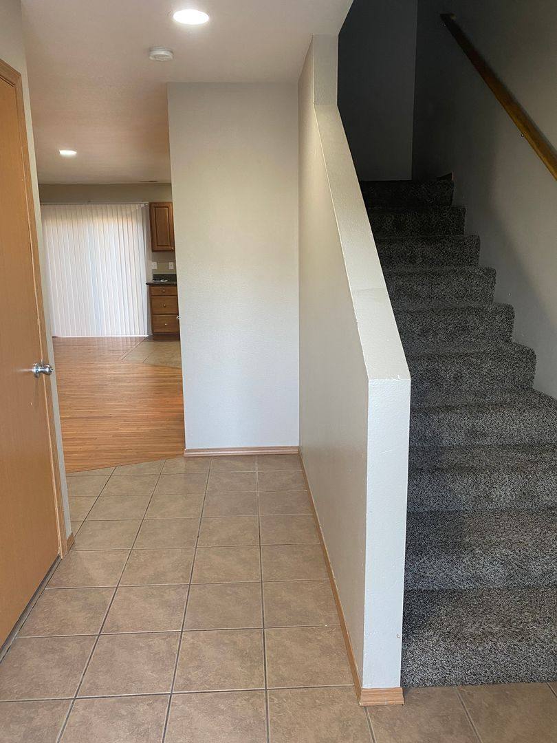 Apartment for rent at 1626 & 1628 W Lee St, Moses Lake, WA 98837
