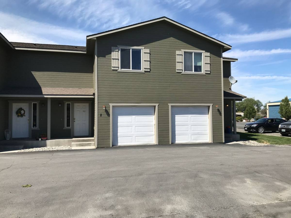 Apartment for rent at 1626 & 1628 W Lee St, Moses Lake, WA 98837