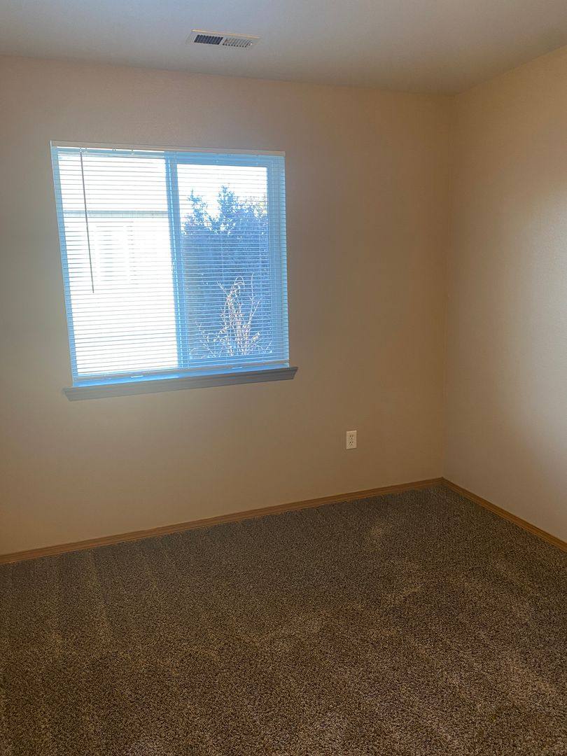 Apartment for rent at 1626 & 1628 W Lee St, Moses Lake, WA 98837