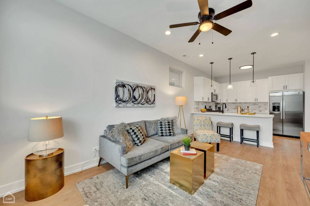 Apartment for rent at 5019 S Indiana Ave, Chicago, IL 60615