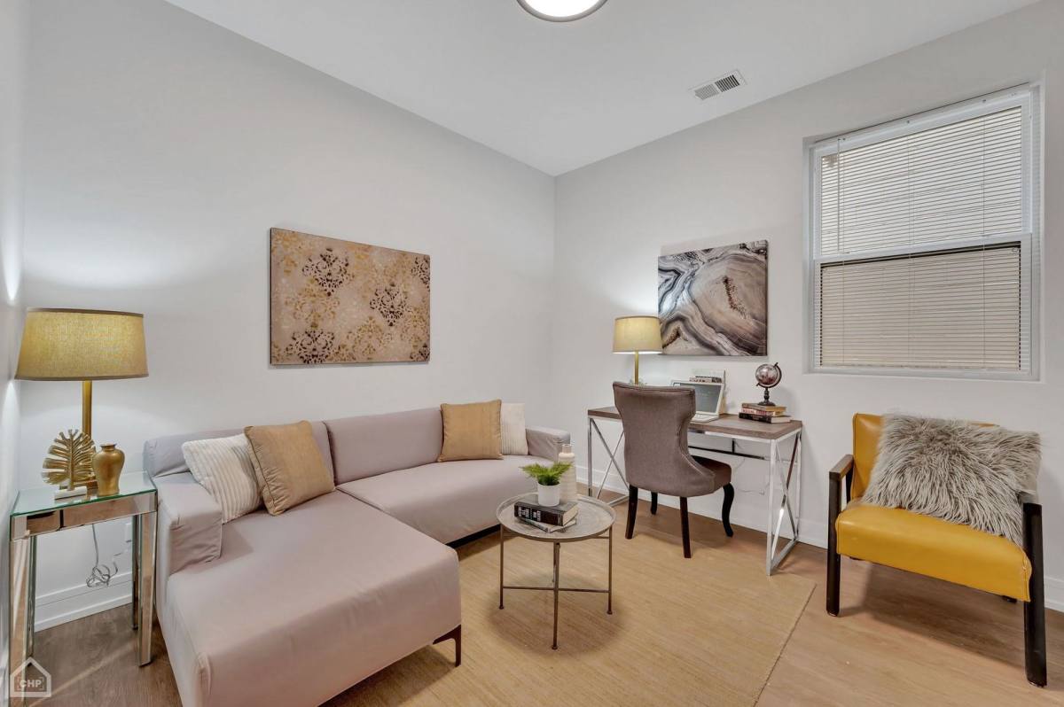 Apartment for rent at 5019 S Indiana Ave, Chicago, IL 60615