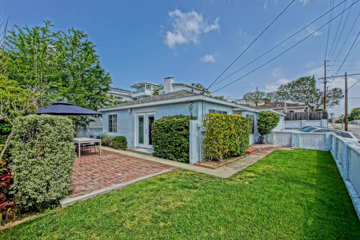 House for rent at 615 N Peck Ave, Manhattan Beach, CA 90266