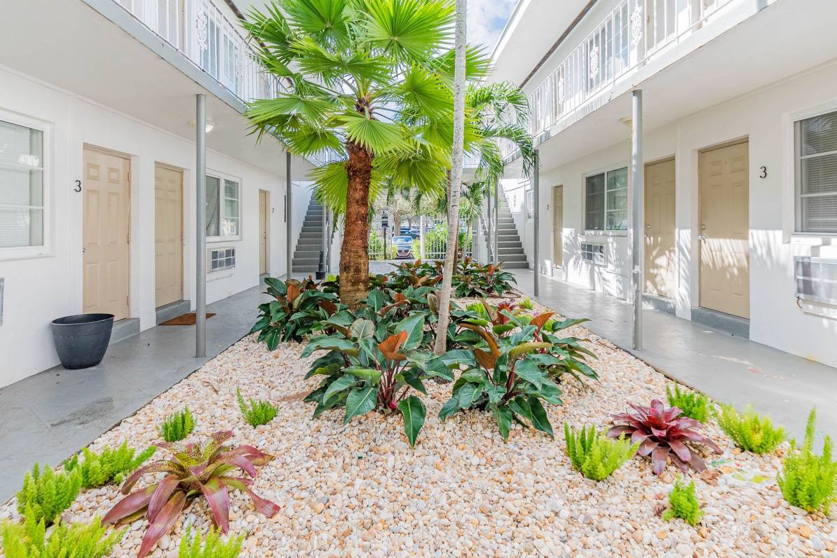 Apartment for rent at 6905-6921 Rue Vendome, Miami Beach, FL 33141
