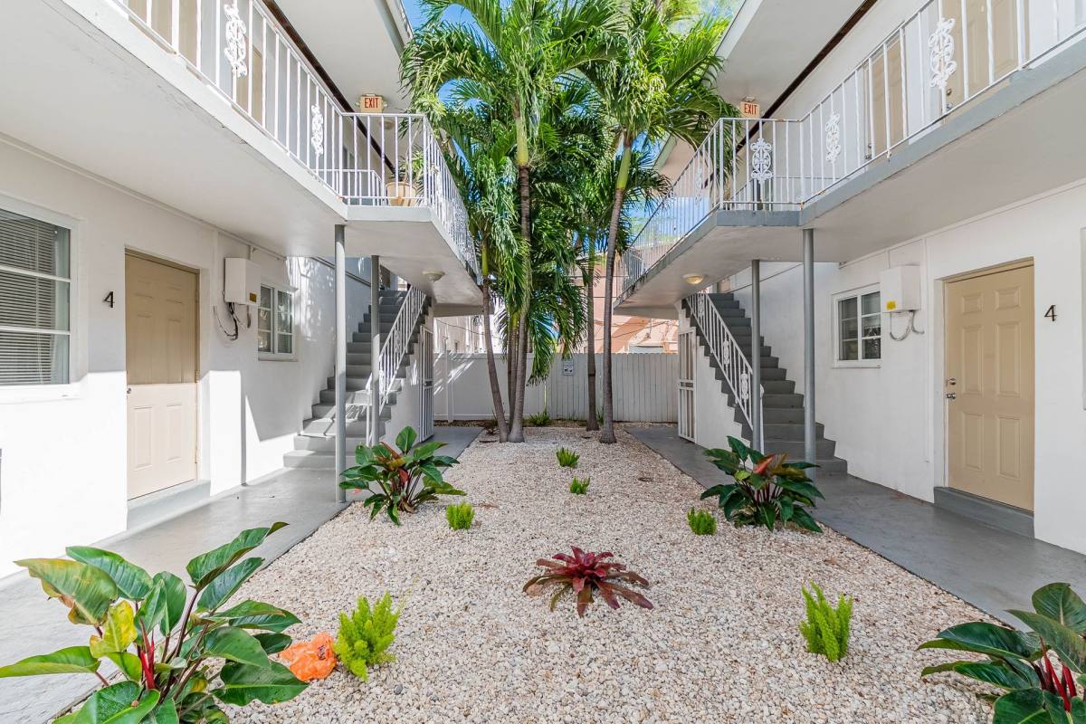 Apartment for rent at 6905-6921 Rue Vendome, Miami Beach, FL 33141