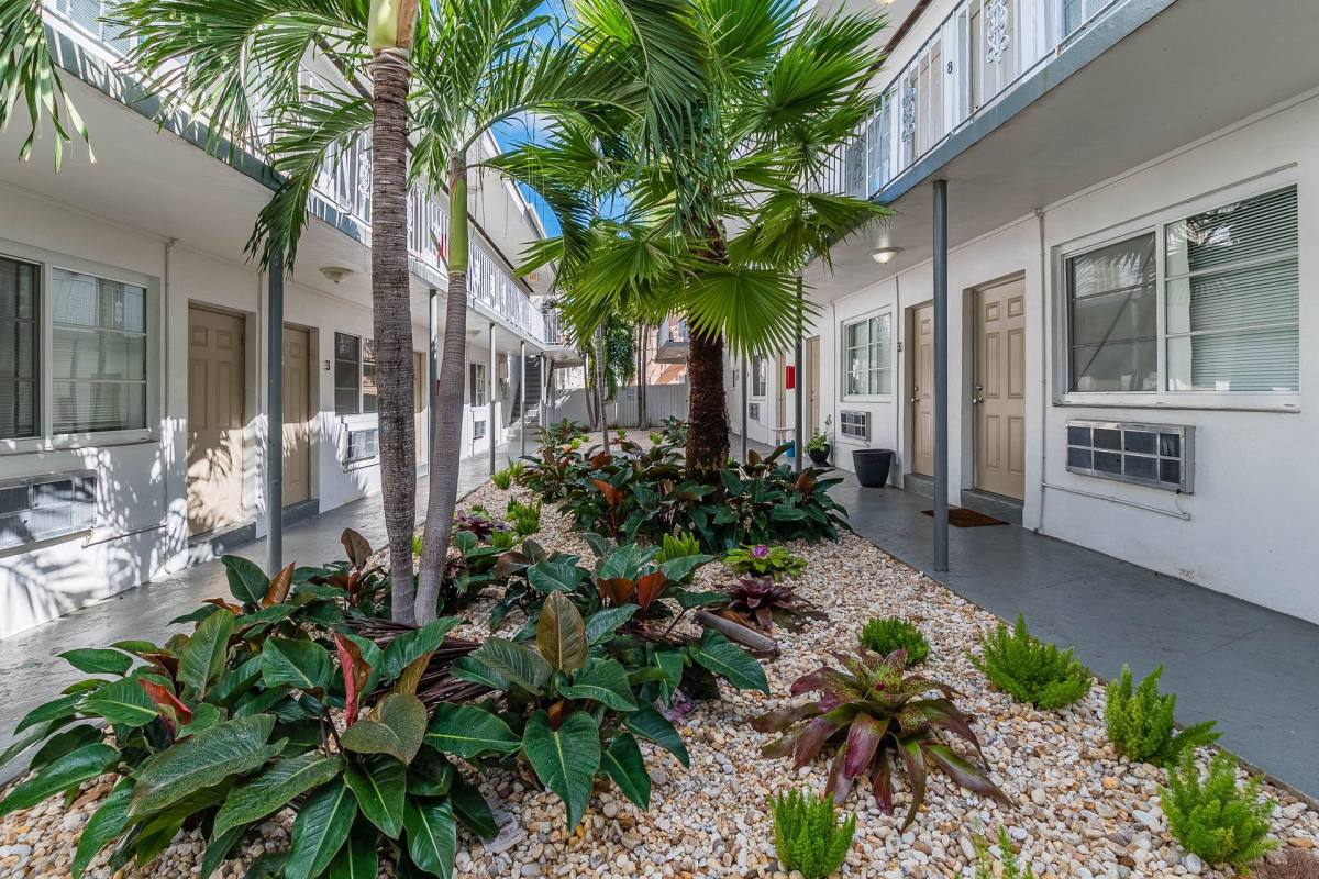Apartment for rent at 6905-6921 Rue Vendome, Miami Beach, FL 33141
