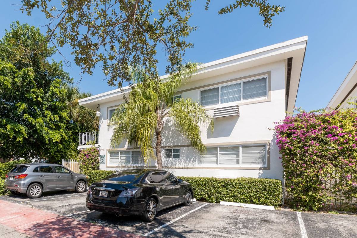 Apartment for rent at 6905-6921 Rue Vendome, Miami Beach, FL 33141