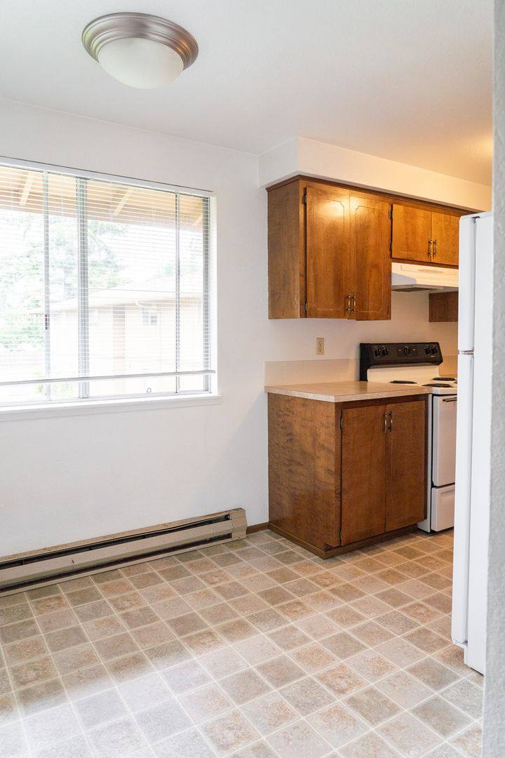 Apartment for rent at 1837 Queen Ave, Albany, OR 97321