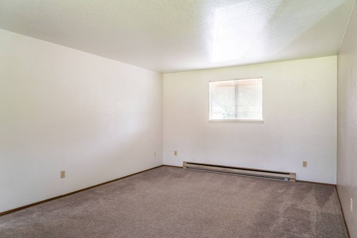 Apartment for rent at 1837 Queen Ave, Albany, OR 97321