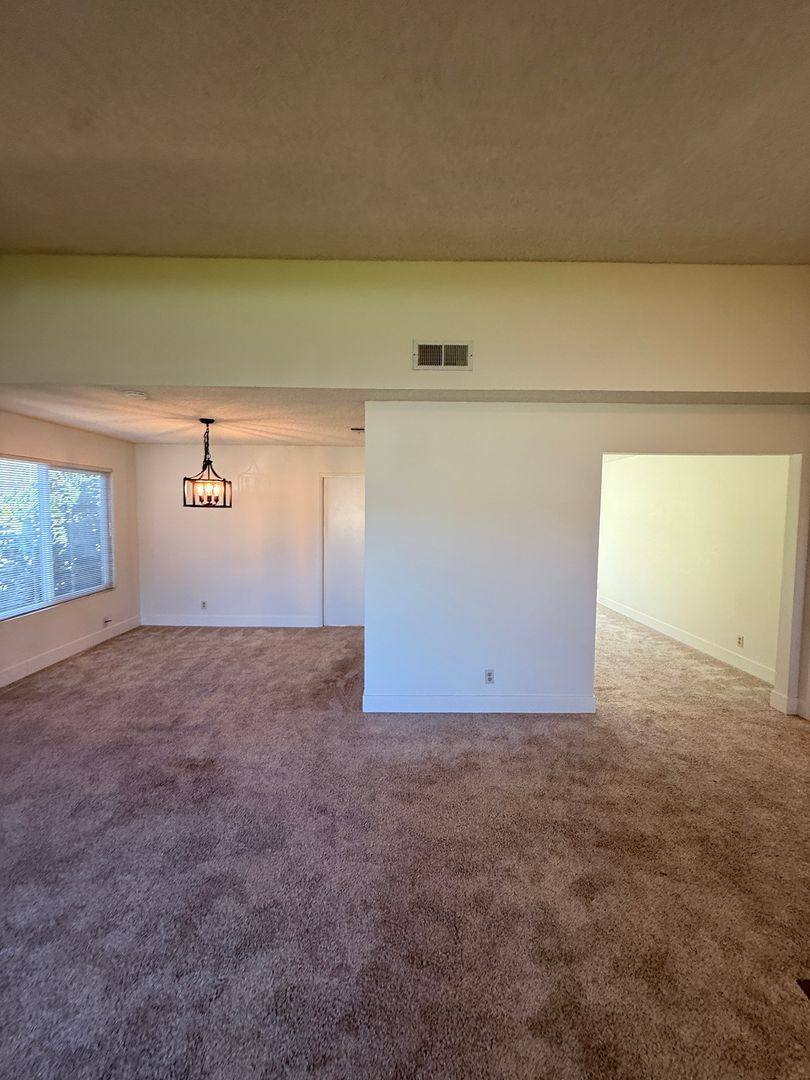 House for rent at 1406 Oak Knoll Rd, Santa Maria, CA 93455