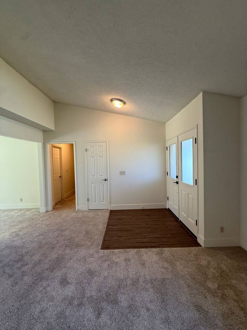 House for rent at 1406 Oak Knoll Rd, Santa Maria, CA 93455