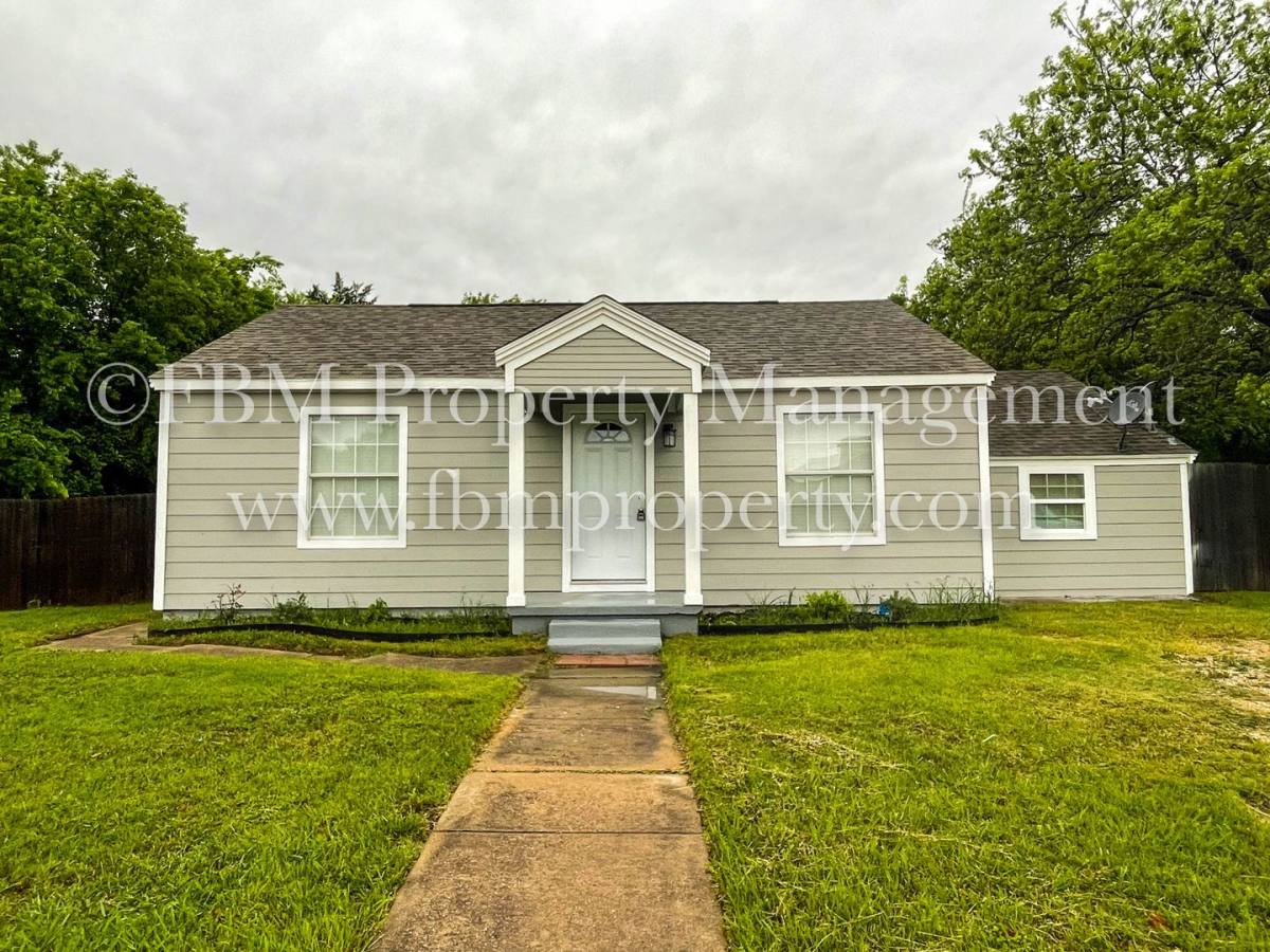 House for rent at 207 Kirksey St, Waxahachie, TX 75165