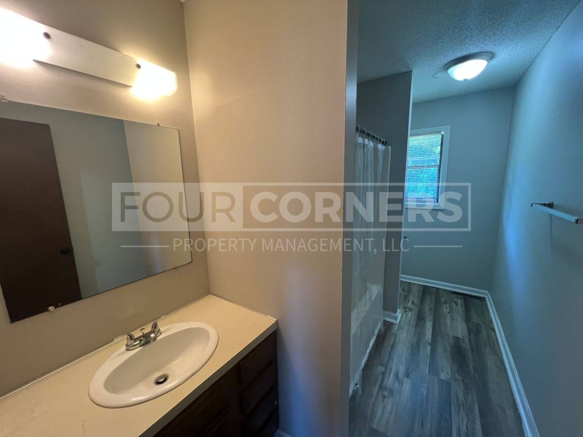 Apartment for rent at 420 Salem St, Lexington, NC 27292
