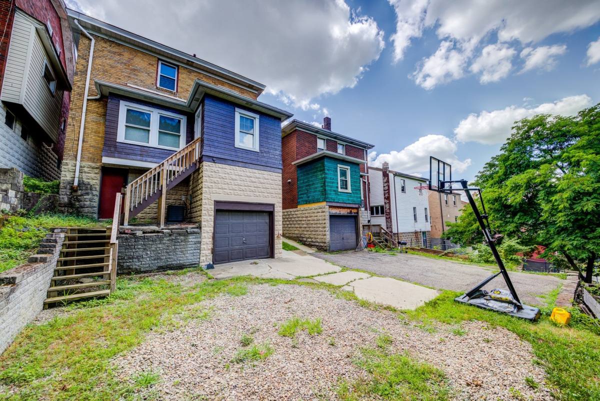 House for rent at 1121 Bellaire Ave, Pittsburgh, PA 15226