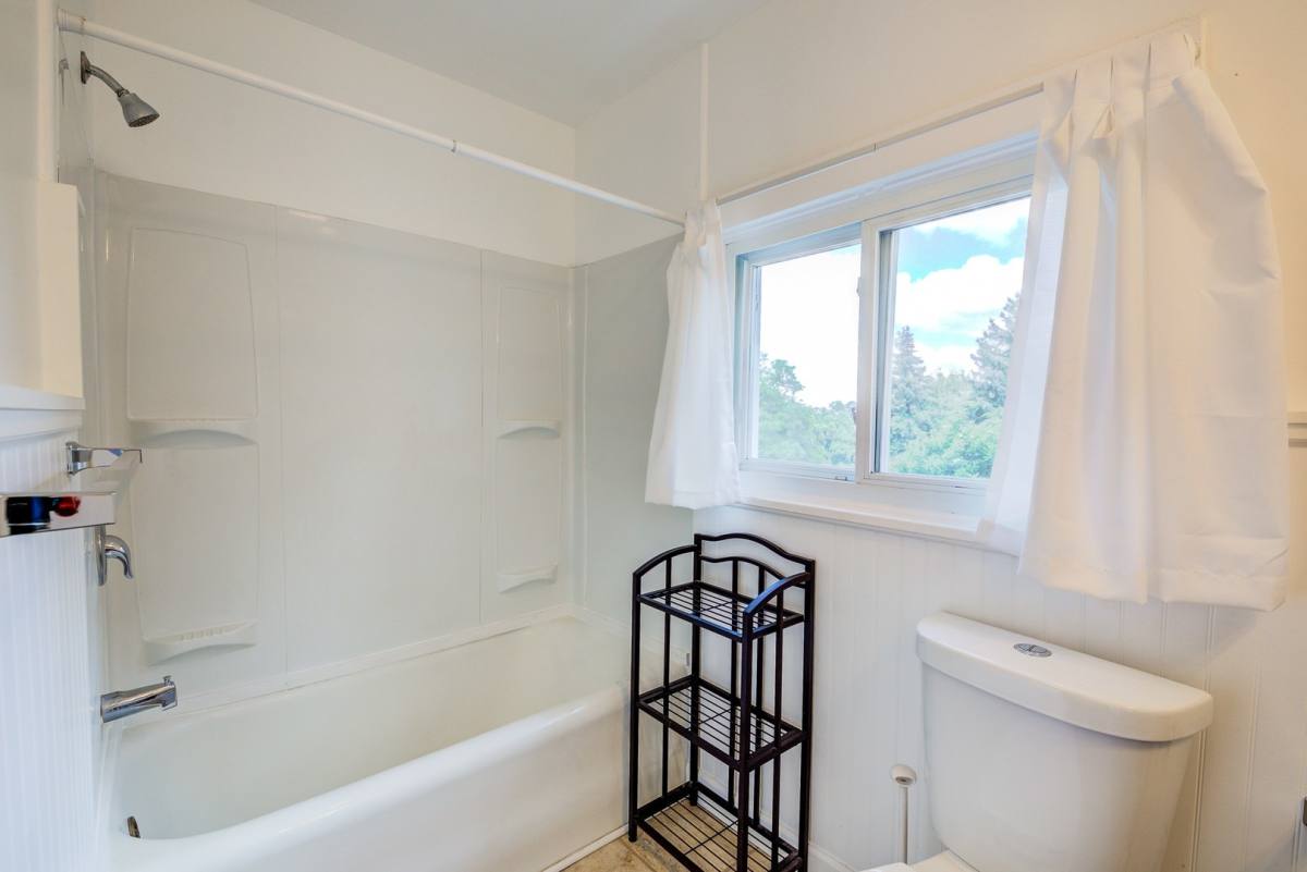 House for rent at 1121 Bellaire Ave, Pittsburgh, PA 15226