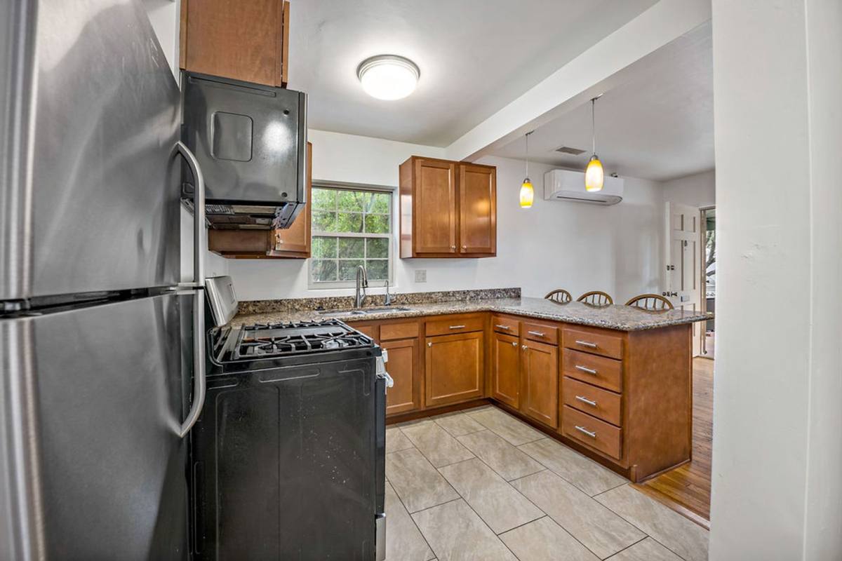 House for rent at 1121 E 9th St, Tucson, AZ 85719