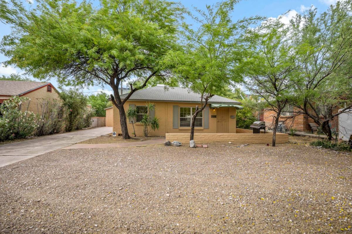 House for rent at 1121 E 9th St, Tucson, AZ 85719
