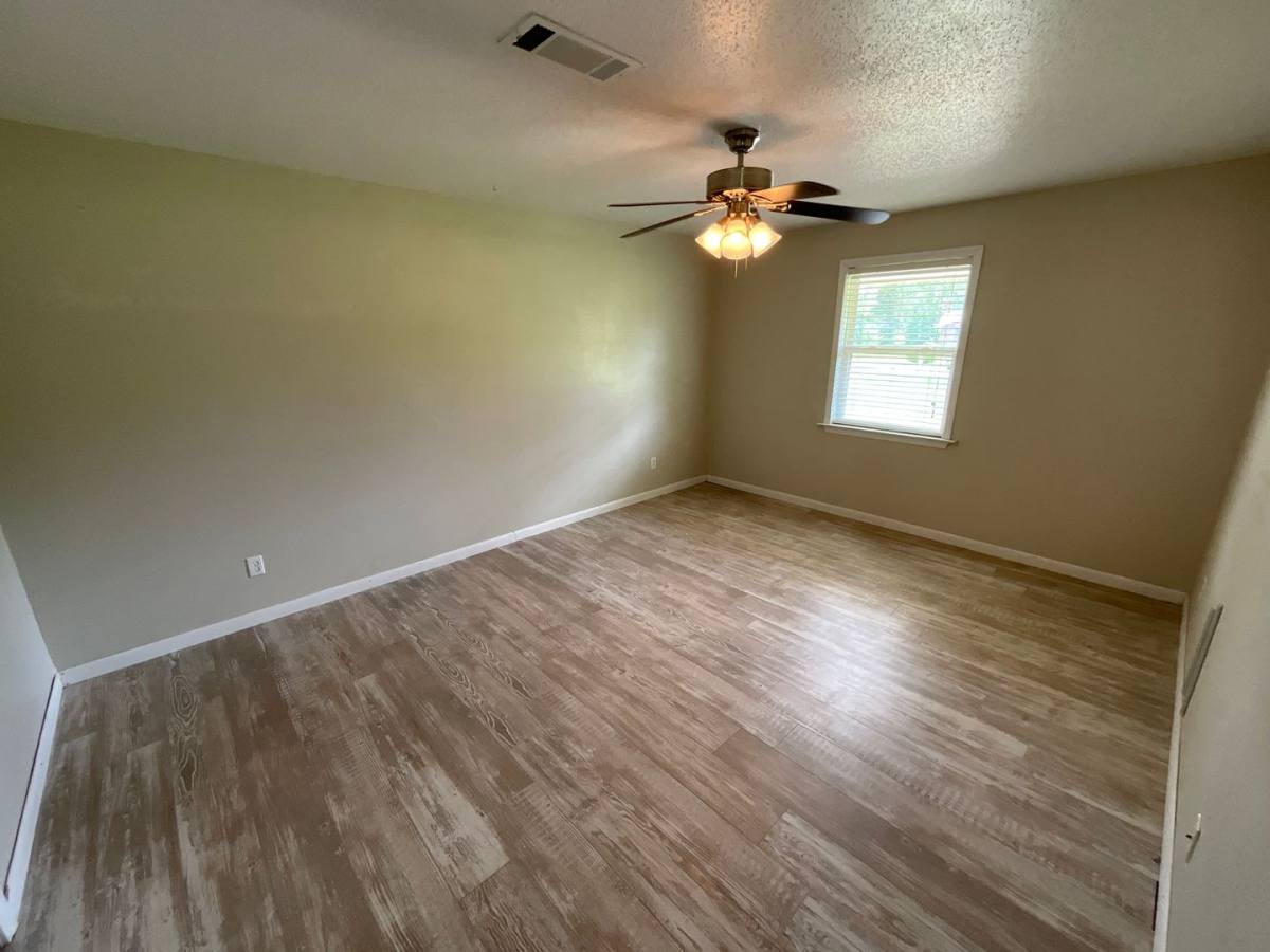 House for rent at 4978 Camellia Dr, Marianna, FL 32446