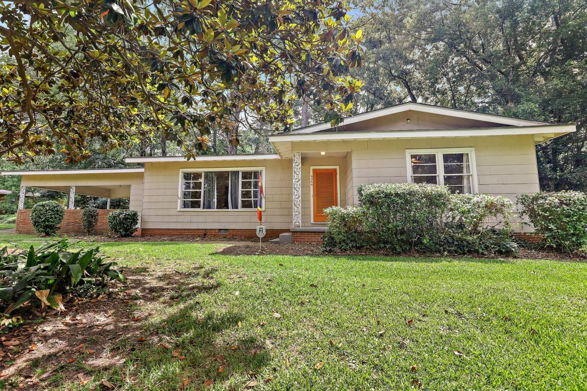 House for rent at 4364 Manhassett Dr, Jackson, MS 39211