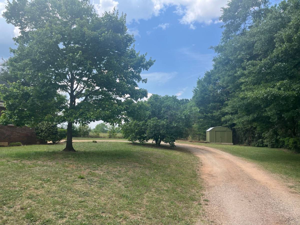 House for rent at 2061 Hodges Mill Rd, Watkinsville, GA 30677