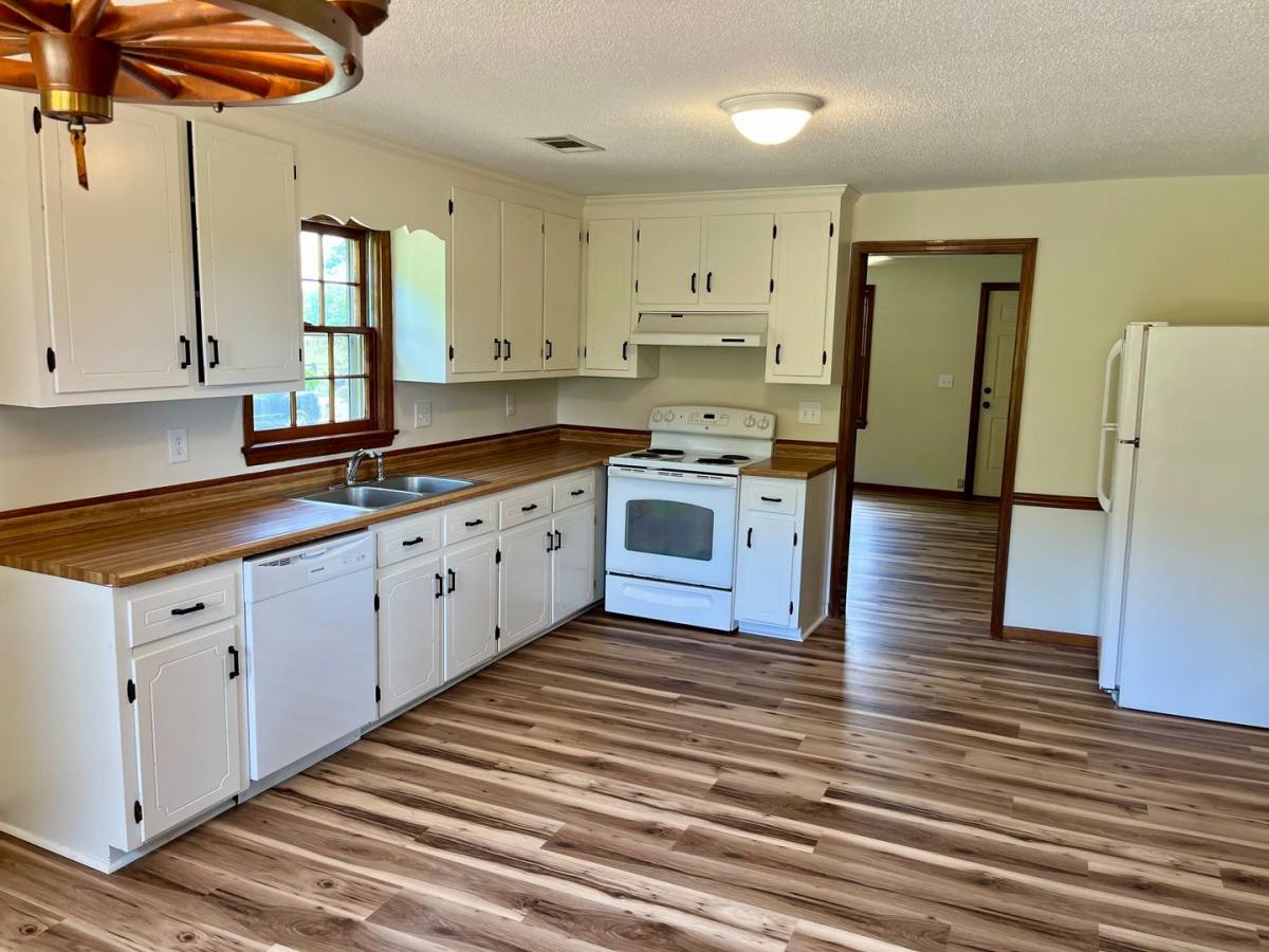 House for rent at 2061 Hodges Mill Rd, Watkinsville, GA 30677