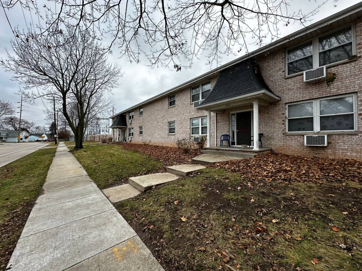 Apartment for rent at 207 Fort Howard Ave, De Pere, WI 54115