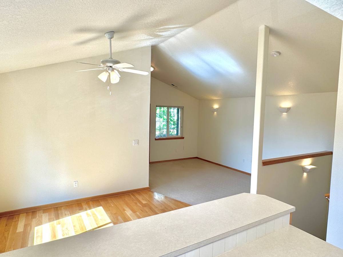 House for rent at 8702 NE Glisan St, Portland, OR 97220