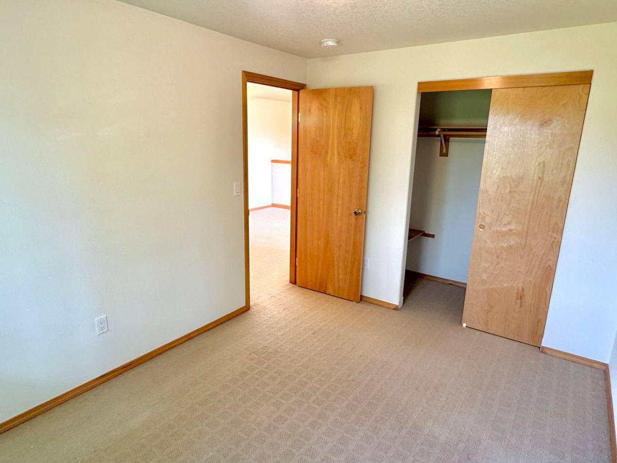 House for rent at 8702 NE Glisan St, Portland, OR 97220