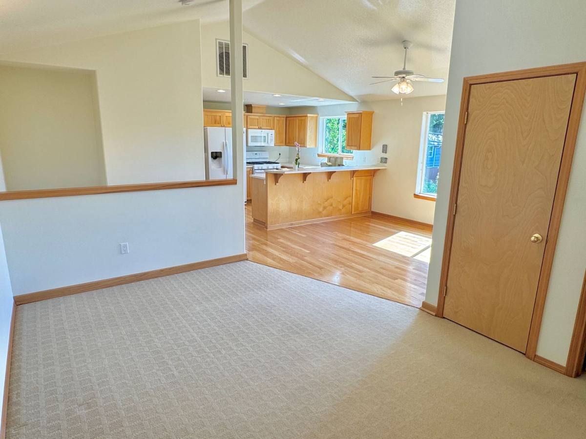 House for rent at 8702 NE Glisan St, Portland, OR 97220