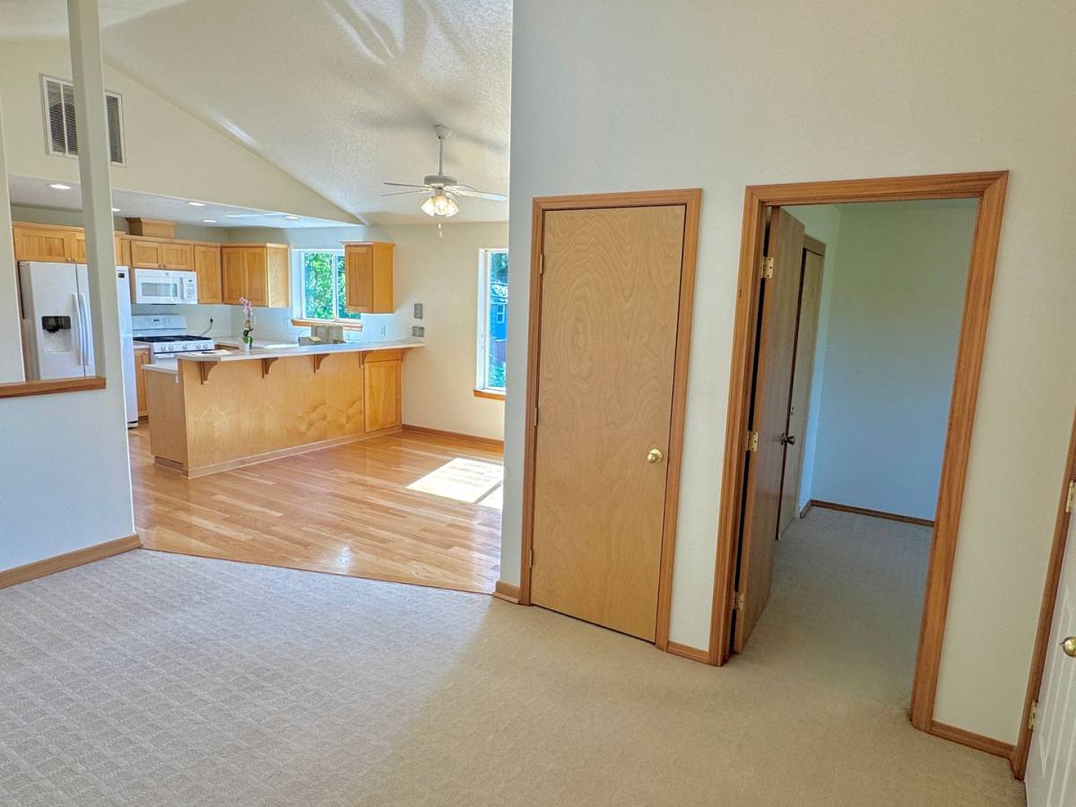 House for rent at 8702 NE Glisan St, Portland, OR 97220