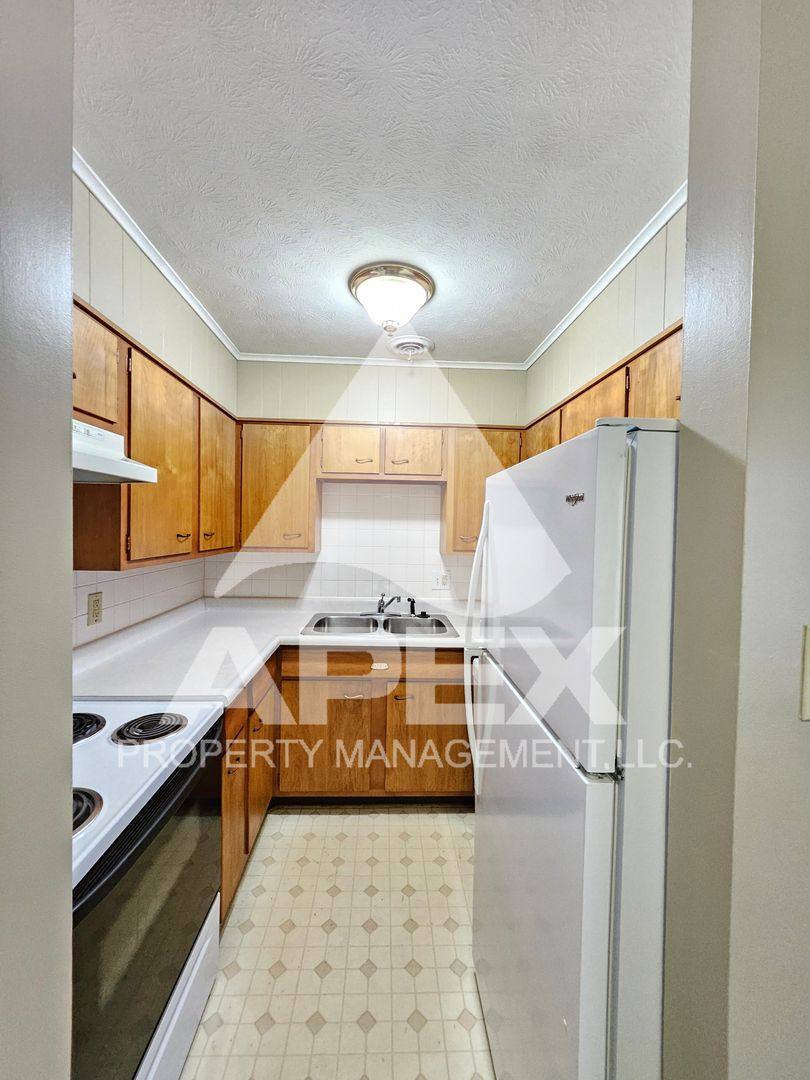 Apartment for rent at 5024 Jacksboro Pike, Knoxville, TN 37918