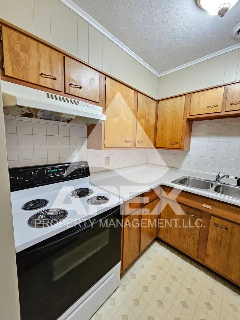 Apartment for rent at 5024 Jacksboro Pike, Knoxville, TN 37918
