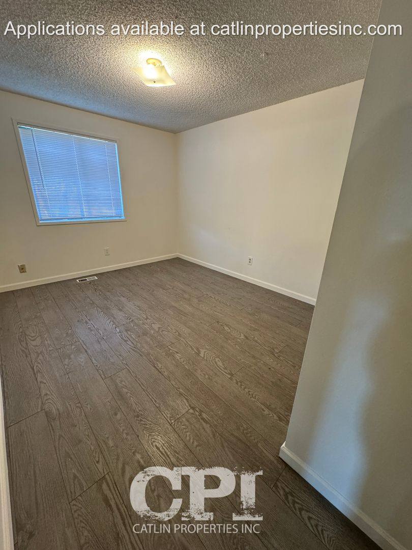 House for rent at 410 SE Brierwood Court, Castle Rock, WA 98611
