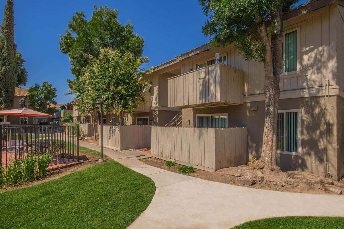 Apartment for rent at 1071 Goleta Way, Hanford, CA 93230