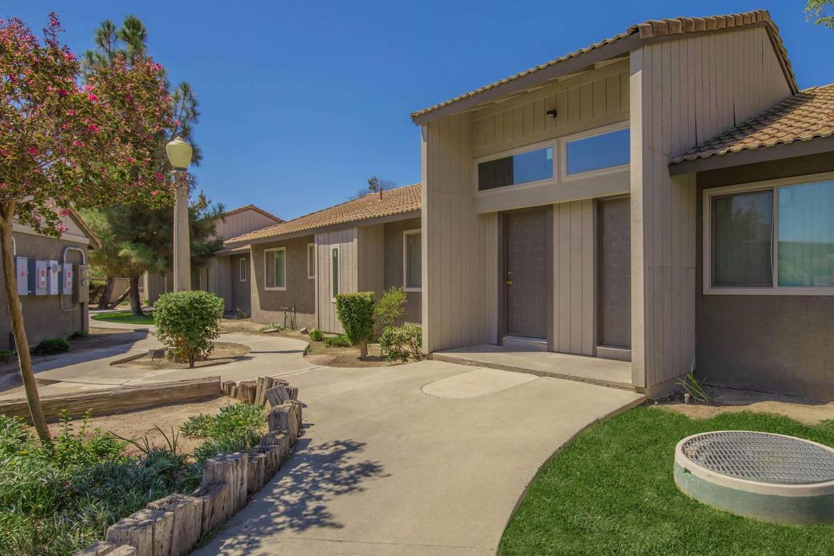 Apartment for rent at 1071 Goleta Way, Hanford, CA 93230